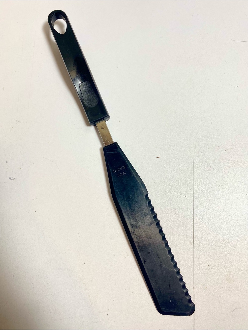 VTG Bonny USA black serrated nylon serving knife spatula icing cake hanging hole